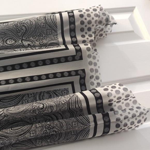 INC Size M Black and White print blouse with shoulder cutout. - Picture 8 of 10